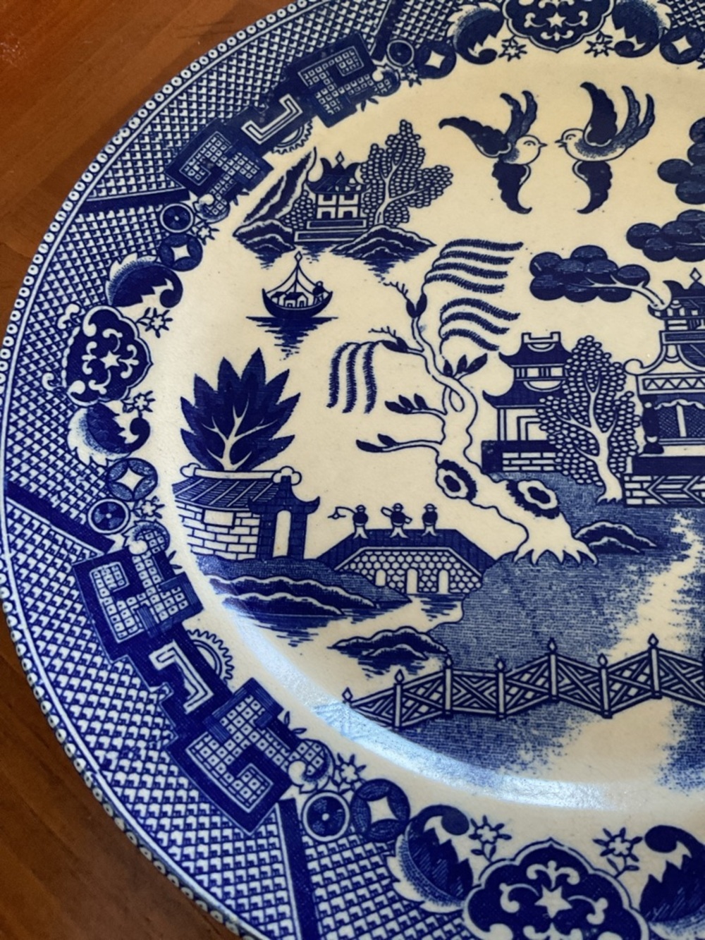 Blue Willow Ceramic Dinner Plate - JAPAN - Picture 4 of 4